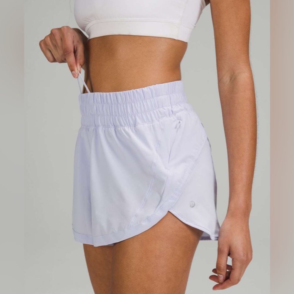 NWOT lululemon tracker HR 3” short, sz 8, pastel blue - RARE/DISCONTINUED